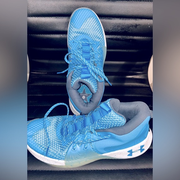 Under Armour shoes size: Men-11 / Women-12.6 - Picture 2 of 5
